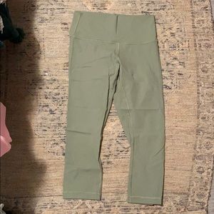 Lulu lemon cropped wunder under leggings